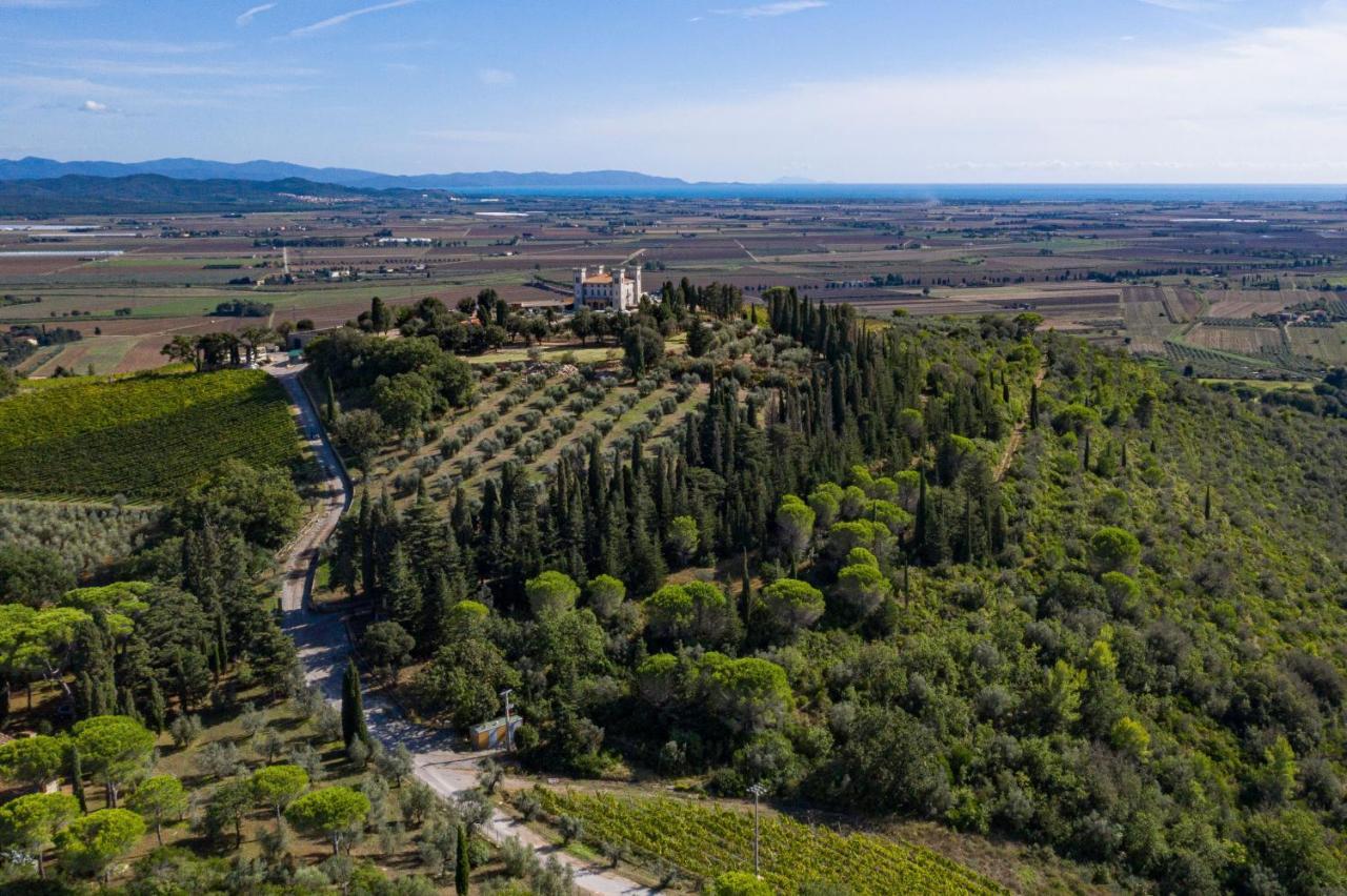 Castello Bonaria Wine & Spa Resort Кампілья-Мариттіма Екстер'єр фото