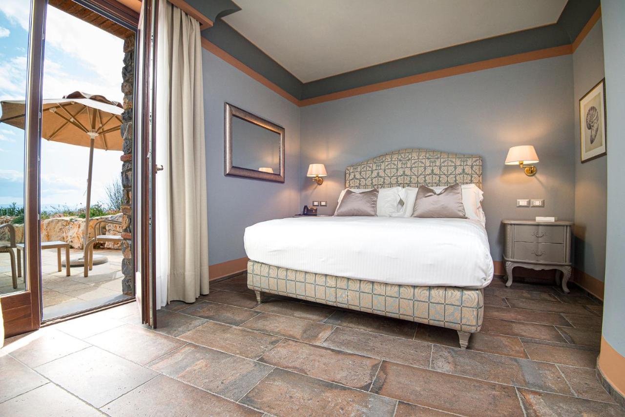 Castello Bonaria Wine & Spa Resort Кампілья-Мариттіма Екстер'єр фото
