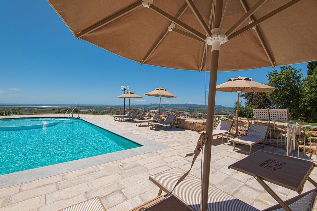 Castello Bonaria Wine & Spa Resort Кампілья-Мариттіма Екстер'єр фото