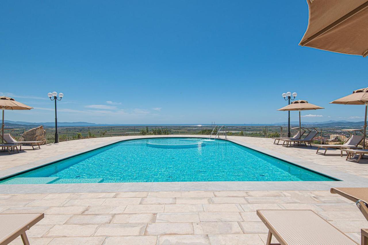 Castello Bonaria Wine & Spa Resort Кампілья-Мариттіма Екстер'єр фото