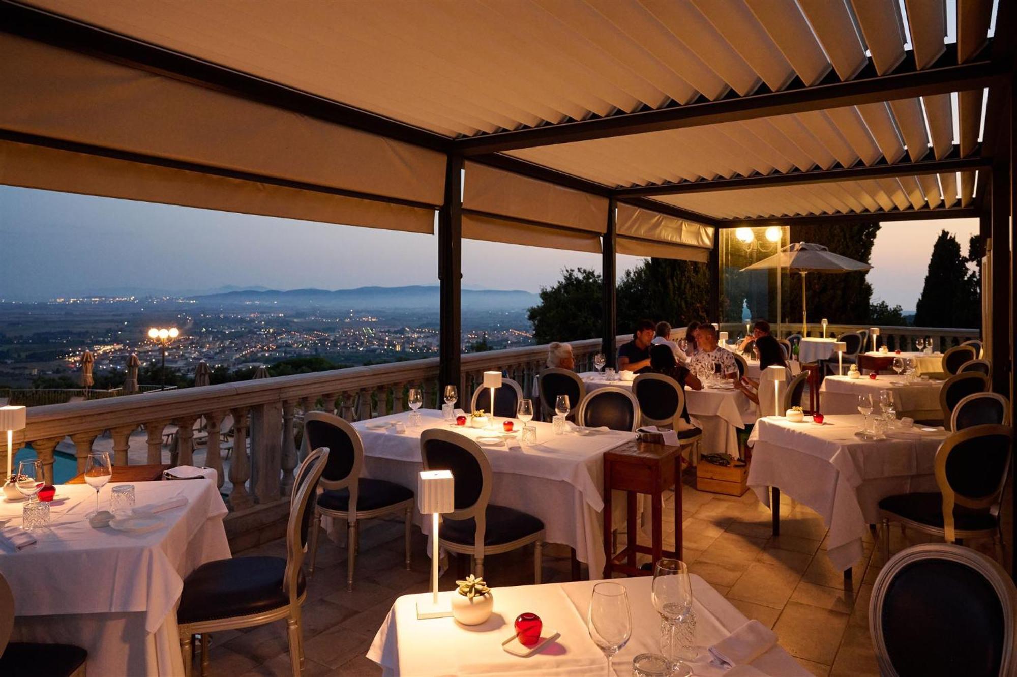 Castello Bonaria Wine & Spa Resort Кампілья-Мариттіма Екстер'єр фото